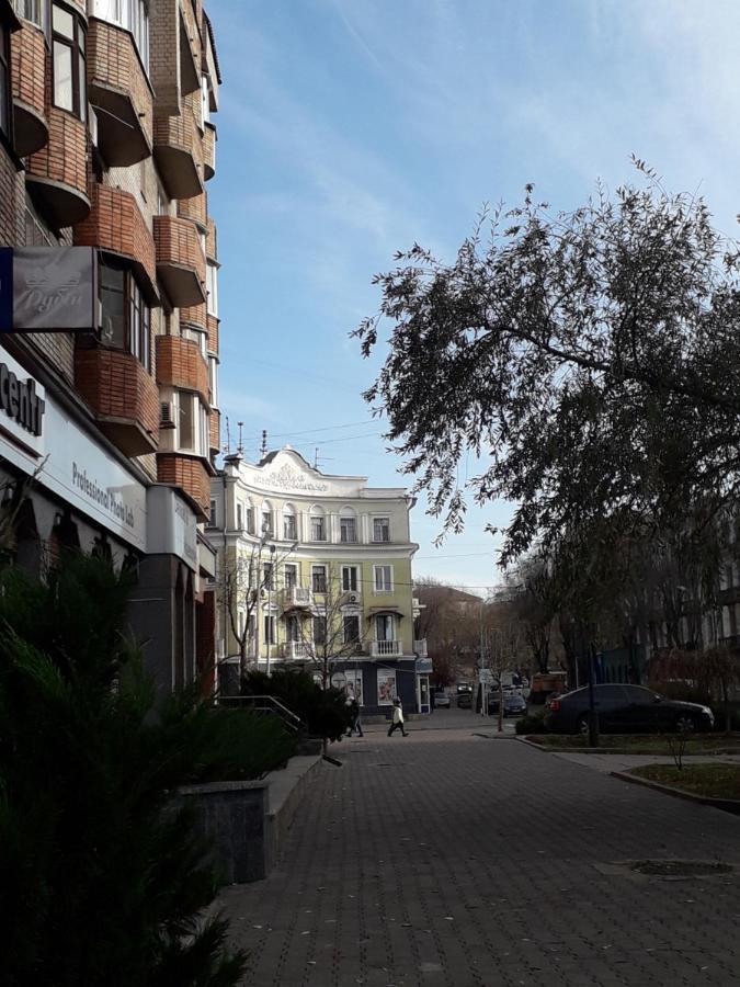 Апартаменты На Проспекте Почтовый Kryvyj Rih Eksteriør billede